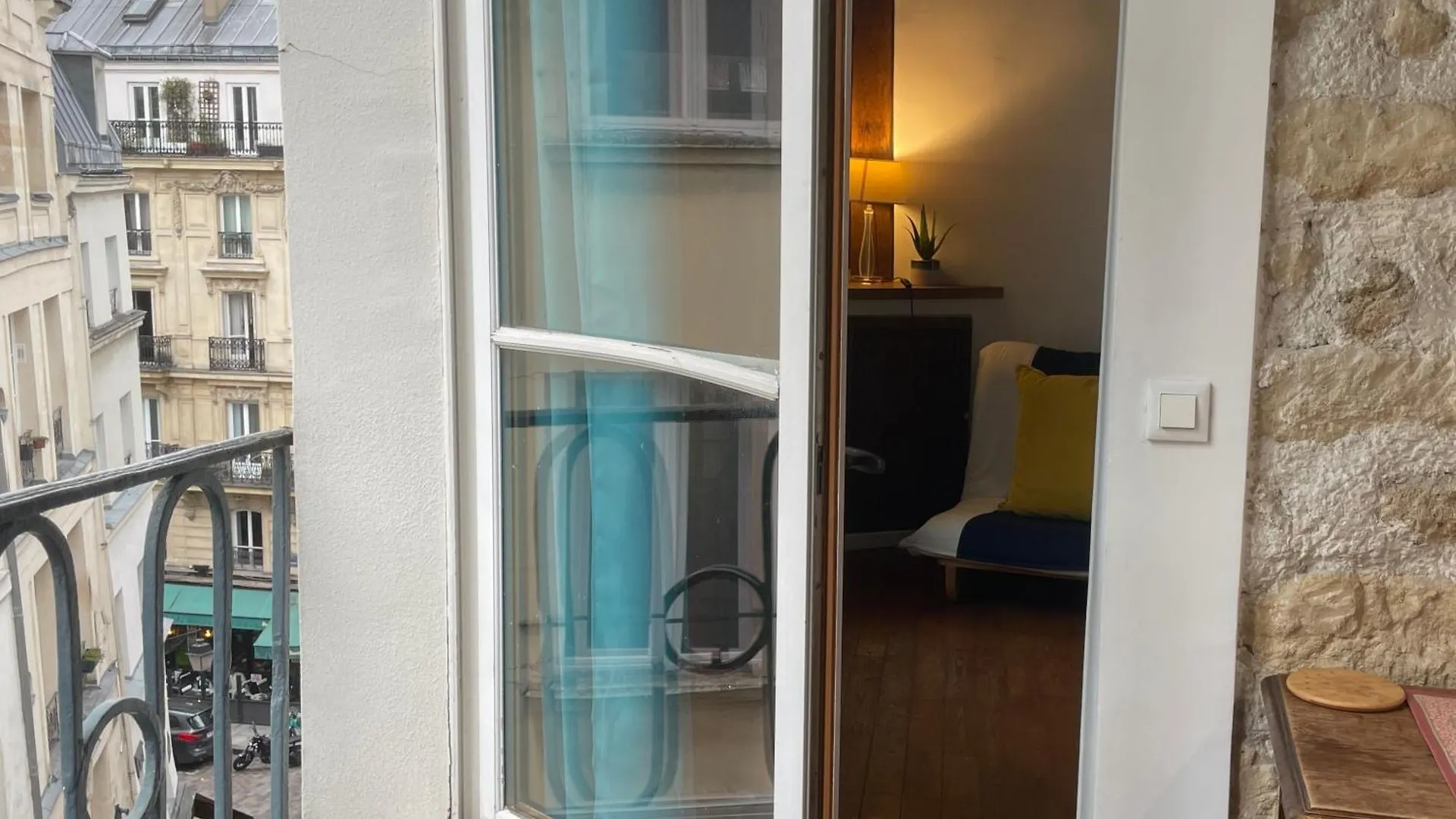 Chez Le Bossu De Notre Dame Paris Apartment France