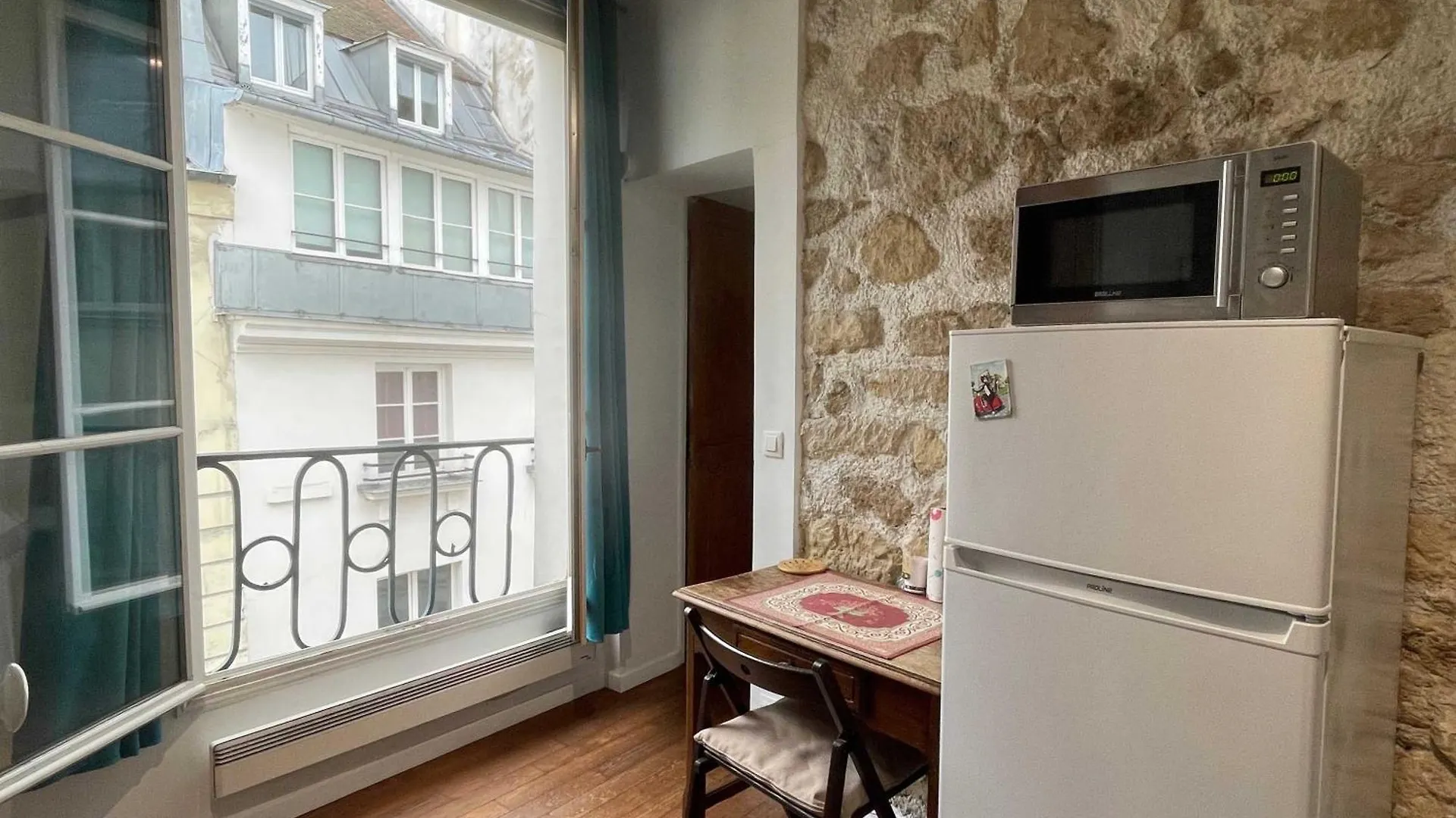 Chez Le Bossu De Notre Dame Paris Apartment