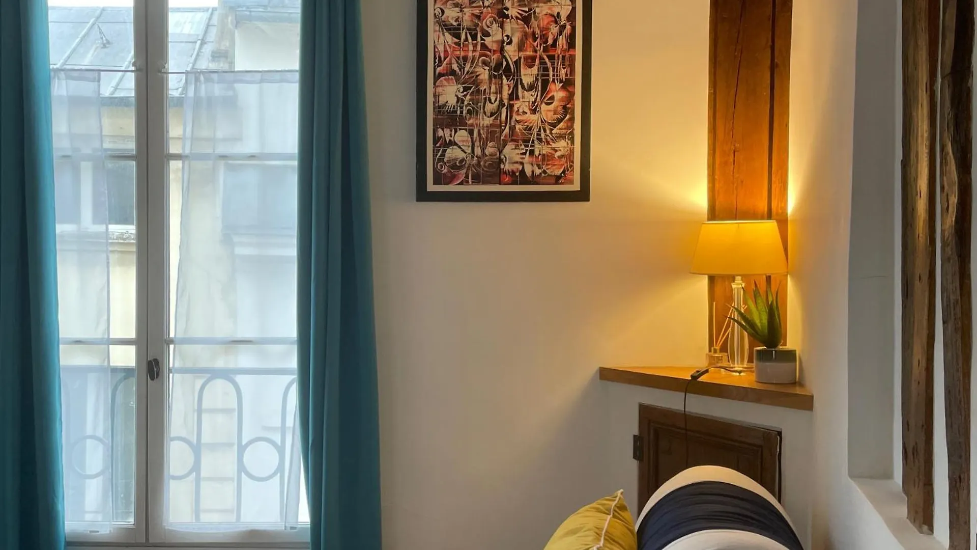 Chez Le Bossu De Notre Dame Paris Apartment France